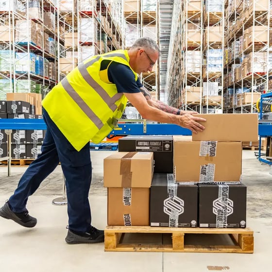 warehouse-boxes-stacking