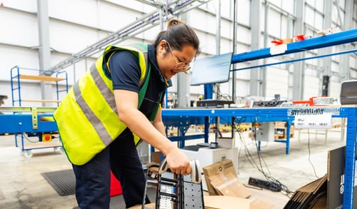warehouse-worker-1200x705