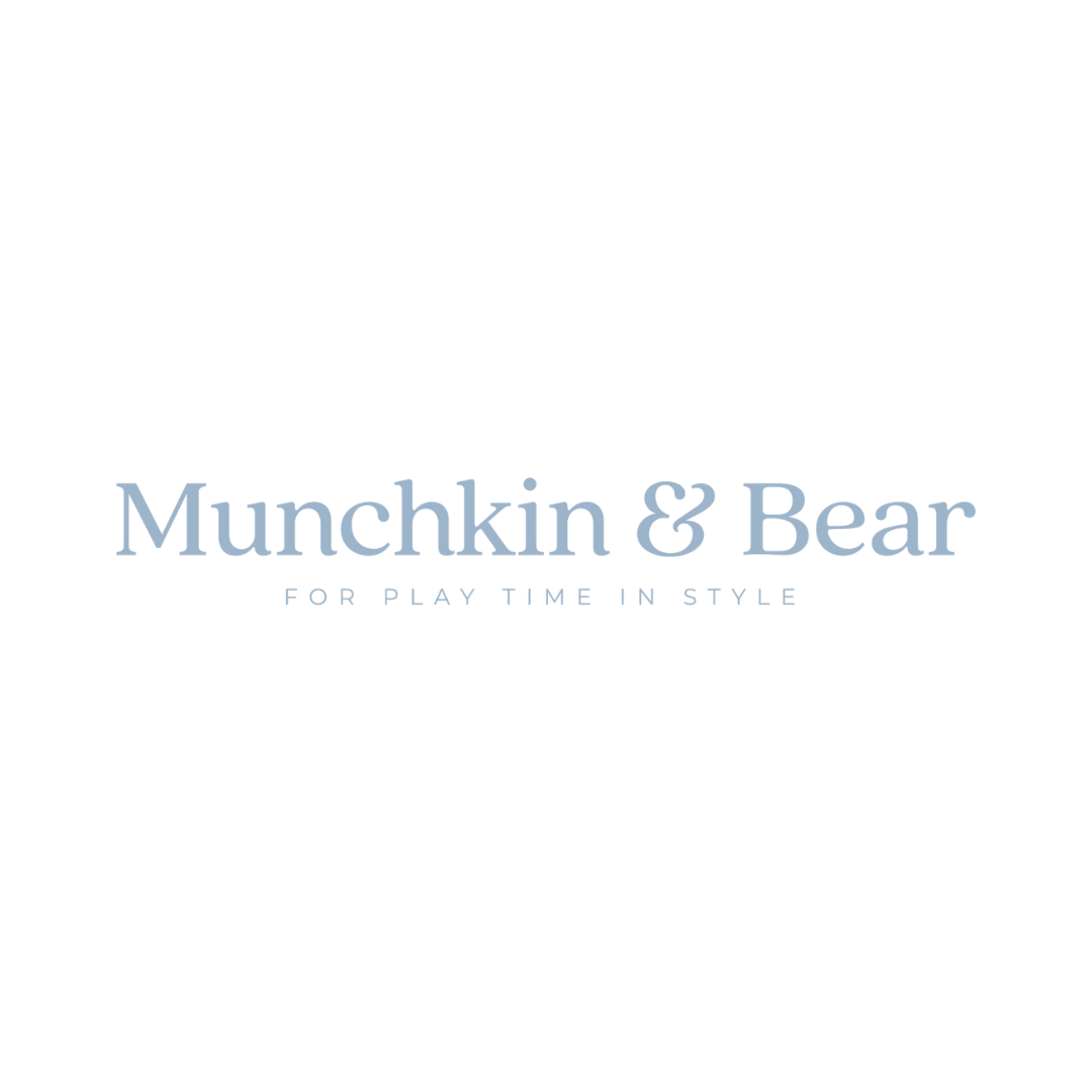 Munchkin and bear logo